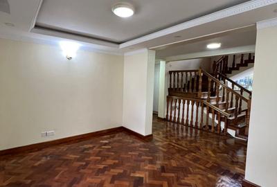 5 Bed Townhouse with En Suite in Lavington