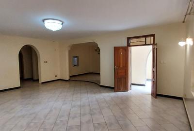 6 Bed House with En Suite at Magadi Road - 2