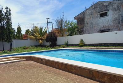 6 Bed House with En Suite in Shanzu