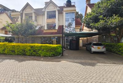 5 Bed Townhouse with En Suite at Lavington