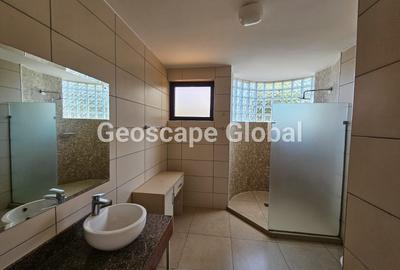 3 Bed Apartment with En Suite in Riverside - 4