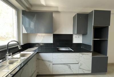 3 Bed Apartment with En Suite in General Mathenge