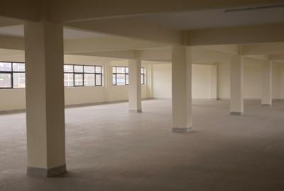 6,000 ft² Commercial Property with Service Charge Included in Industrial Area
