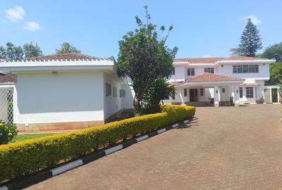 5 Bed House with En Suite at Runda