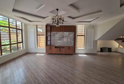 4 Bed Townhouse with En Suite in Ruiru - 2