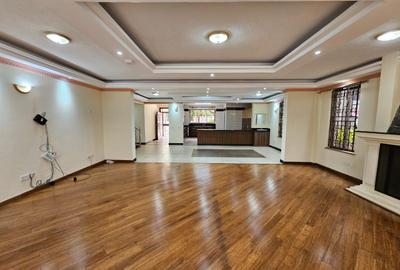 4 Bed Townhouse with En Suite in Westlands Area