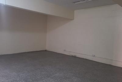 2,252 ft² Commercial Property with Fibre Internet in Industrial Area - 4