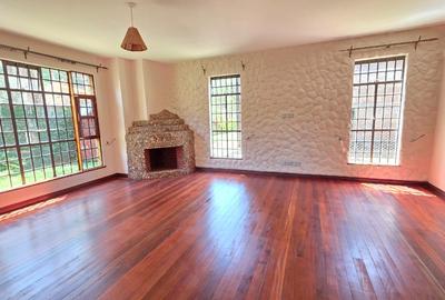 4 Bed Townhouse with En Suite in Spring Valley - 3