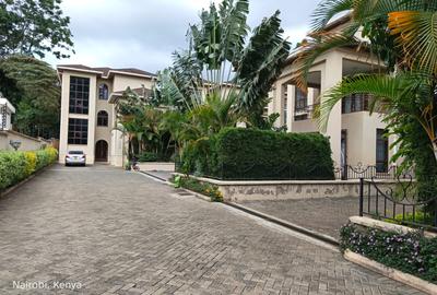 5 Bed Townhouse with En Suite at Ndoto Road - 3