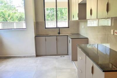 6 Bed Townhouse with En Suite in Karen - 4