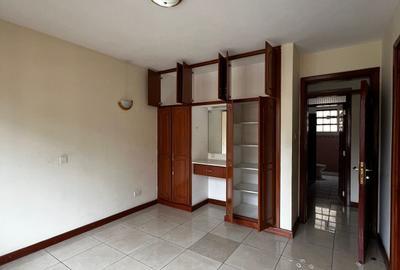 3 Bed Apartment with En Suite in Brookside