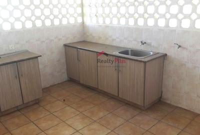 3 Bed Apartment with En Suite in Kileleshwa