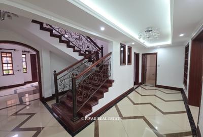 5 Bed House with Swimming Pool in Runda - 3