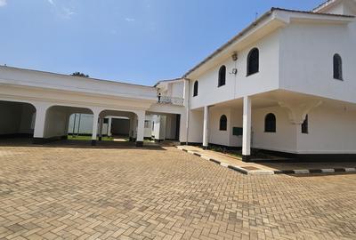6 Bed House with En Suite in Gigiri - 3
