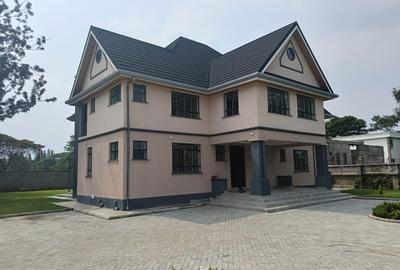 5 Bed House with En Suite at Garden Estate