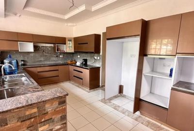 4 Bed House with En Suite in Karen - 3