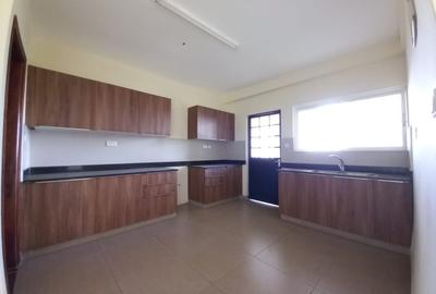 3 Bed Apartment with En Suite in Kilimani