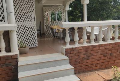 1 Bed House with En Suite at Nyari - 2