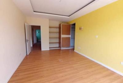 3 Bed Apartment with En Suite in Brookside - 2