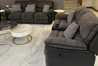 4 Bed Apartment with En Suite at Near Valley Arcade - 2