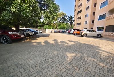 3 Bed Apartment with En Suite at Greenwood Drive - 3