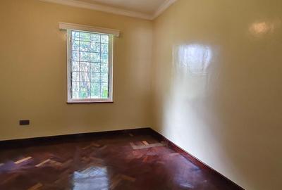 5 Bed Townhouse with En Suite in Lavington - 2