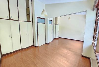 3 Bed Townhouse with En Suite in Kilimani - 4
