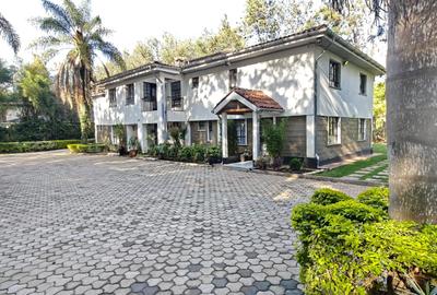 6 Bed House with En Suite in Karen