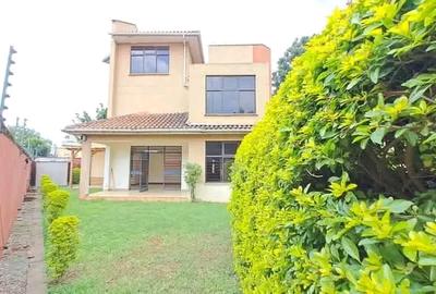 6 Bed Townhouse with En Suite at Lavington Green