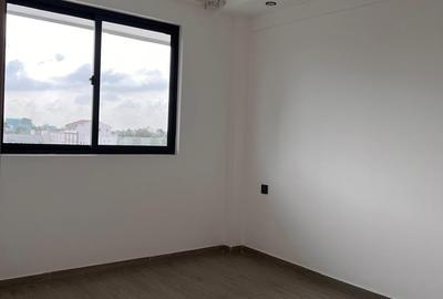 1 Bed Apartment with Gym in Kilimani - 4