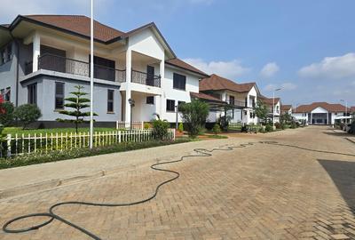 4 Bed House with En Suite at Off Kiambu Road