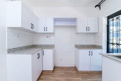 Serviced 3 Bed Apartment with En Suite in Kilimani - 4