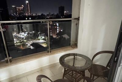 Serviced 2 Bed Apartment with En Suite at Rivers - 3