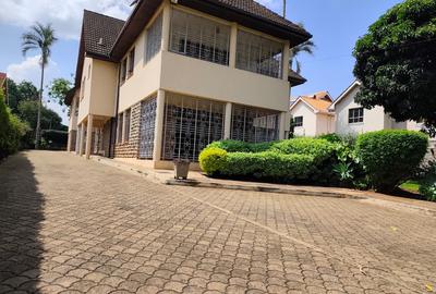 5 Bed House with Garden in Runda - 3