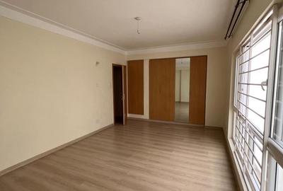 3 Bed Apartment with En Suite in Westlands Area - 4
