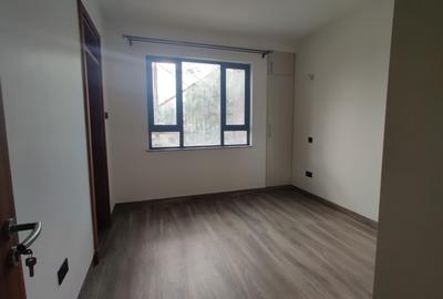 3 Bed Apartment with En Suite in Parklands