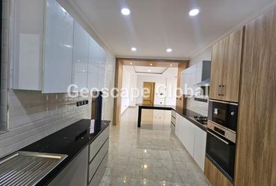 4 Bed Apartment with En Suite in Spring Valley - 4