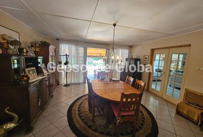 4 Bed House with En Suite in Rosslyn