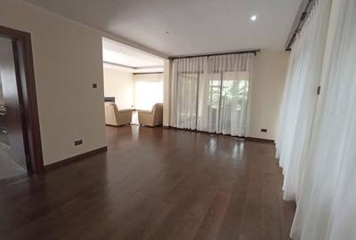 4 Bed House with En Suite in Lavington