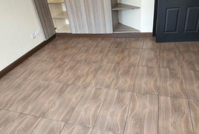 5 Bed Townhouse with En Suite in Lavington - 3