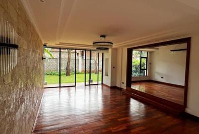 5 Bed House with En Suite in Lavington - 4