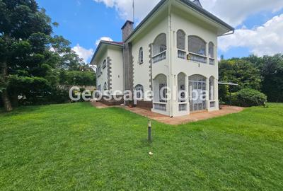 5 Bed House with En Suite in Runda