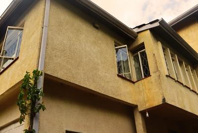 7 Bed Townhouse with En Suite in Kyuna