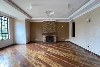 5 Bed Townhouse with En Suite in Karen - 4