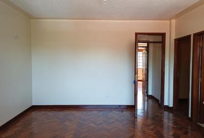3 Bed Apartment with En Suite at Gatundu Road - 4