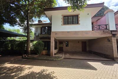 4 Bed Townhouse with En Suite in General Mathenge