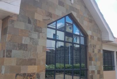 3 Bed House with Garden in Kenyatta Road