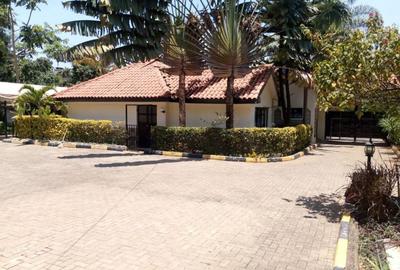 5 Bed House with En Suite at Runda