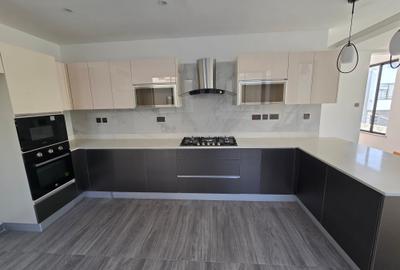 4 Bed Apartment with En Suite at Othaya Road - 3