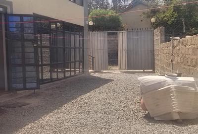 2 Bed Apartment with En Suite at Near Noonkopir Plaza - 2